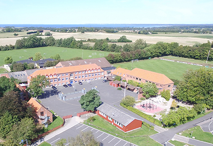 Idrætsanlæg i forbindelse med Fjordlandsskolen i Dalby.