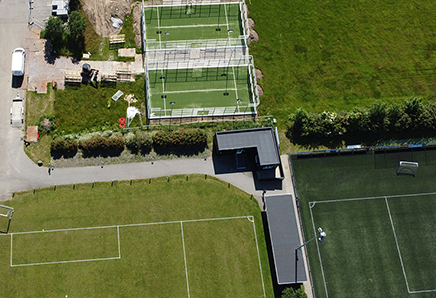 Idrætscenter beliggende i Skibby.