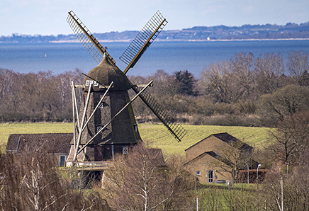 Jægerspris Mølle er en hollandsk vindmølle i Jægerspris, 5 km vest for Frederikssund.