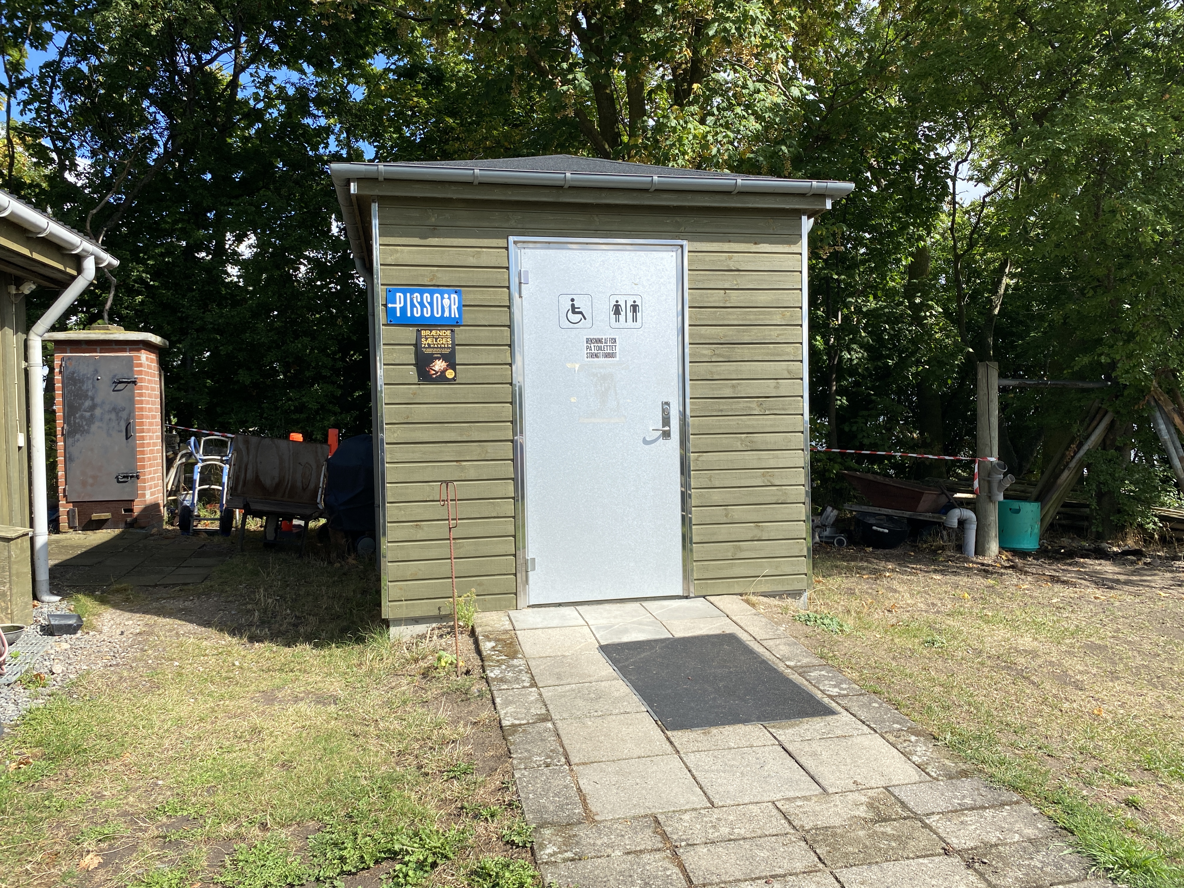 Offentligt toilet ved Østby Havn, Skibby