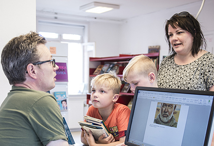 Frederikssund Kommune har 4 lokale biblioteker beliggende i henholdsvis Jægerspris, Frederikssund, Skibby og Slangerup.