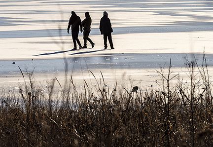 I Frederikssund Kommune er der en række søer og moser, hvor det er muligt at stå på skøjter, når isen er tyk nok.