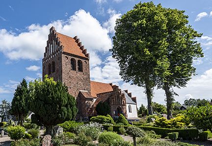 Ferslev Kirke er helt tilbage fra 1100-tallets første halvdel, og der er ændret I 1200-tallet blev koret udvidet mod øst. Omkring år 1400 opførtes et lavt tårn, der i begyndelsen af 1500-tallet blev forhøjet. Omkring år 1500 opførtes det nuværende våbenhus. 